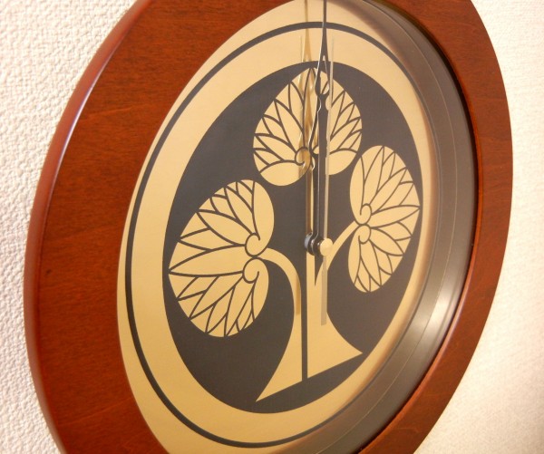 丸に左離れ立葵　家紋額タイプの時計